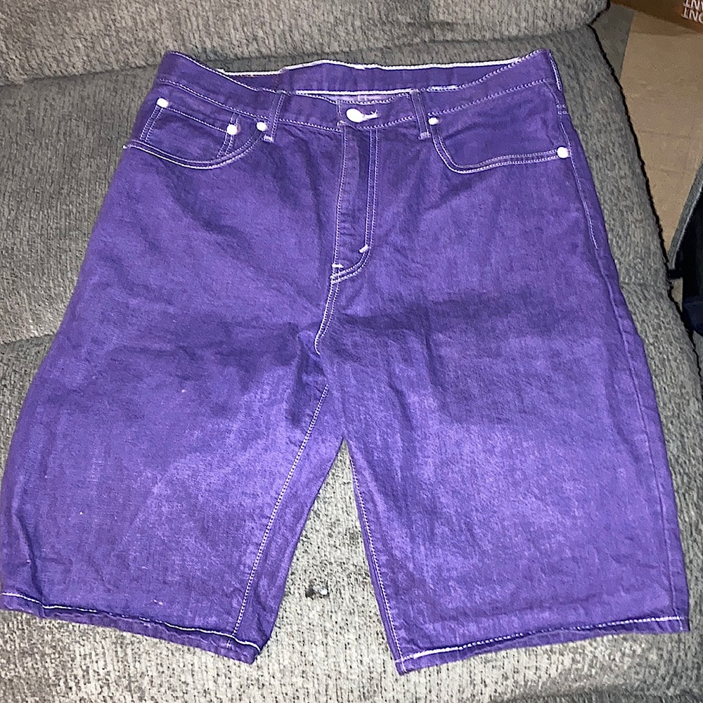 Purple Levi’s shorts